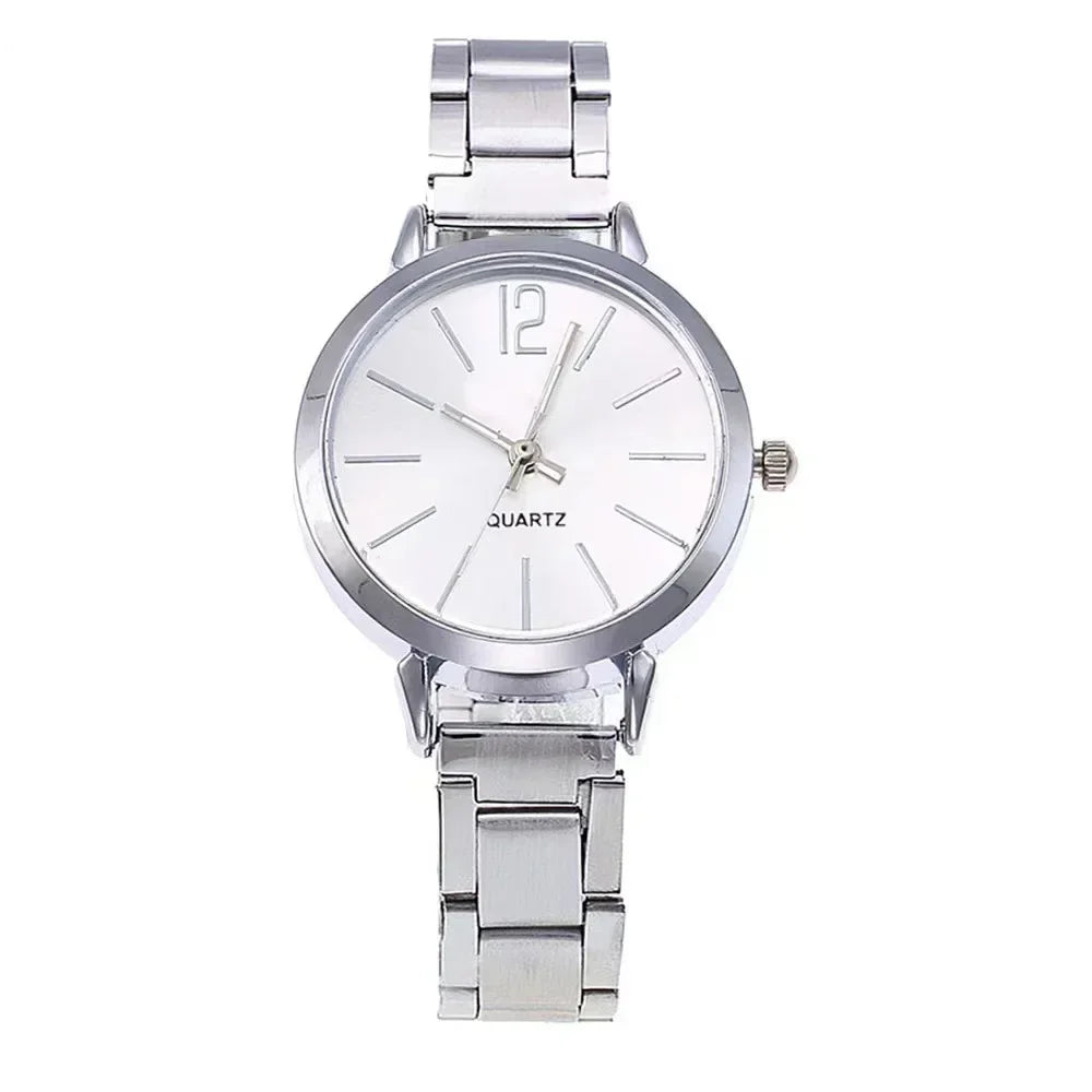 Women's quartz watch with shiny bracelet